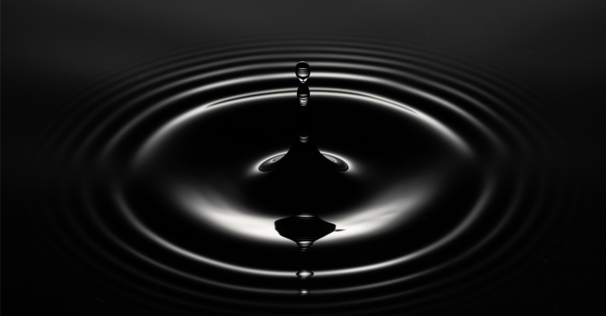 circles on the water diverge in a circle